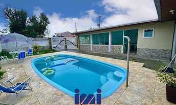 Imagem: Casa perto do mar com piscina em Praia de