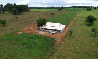 Imagem: Belíssima chácara com represa em Bela