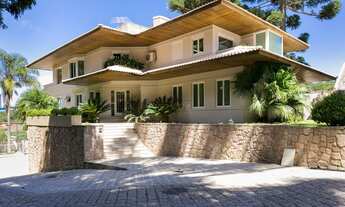 Imagem: Casa no Condomínio Solar do Barigui, com