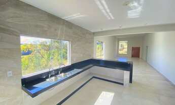 Imagem 6: Casa para venda possui 277 metros quadrados com 4 quartos em