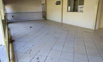 Imagem 3: Aluga casa 4 quartos + barracão no fundo com 2 quarto, sala e cozinha