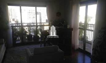 Imagem 4: Bem localizado na movimentada Sussumu Hirata, o apartamento conta com uma área de 195 m²