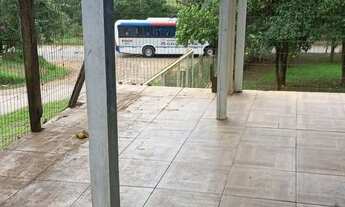 Imagem 3: Terreno com casa de madeira, ótima localização