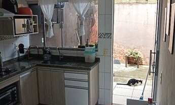 Imagem 3: Casa reformada, com espaço pra dois carro