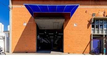 Imagem 2: Galpão para locação, ãrea útil 2.243m², 27000 + IPTU, área terreno 2.955m², 5 docas, 40 vg