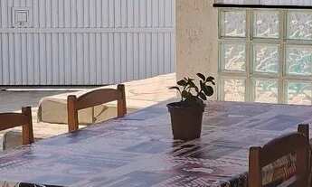 Imagem 2: Casa na praia com piscina