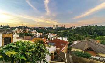 Imagem 6: Descubra a casa dos seus sonhos neste oásis de conforto e luxo, localizado no perímetro do