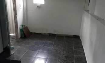 Imagem 2: Aluga-se kitnet Casa com 1 dormitório