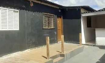 Imagem 2: Casa de 03 cômodos individual com garagem