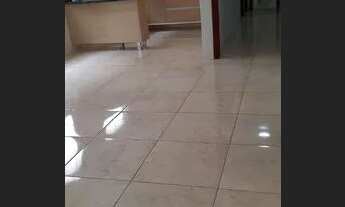 Imagem 6: Casa comercial com andar superior composto com 13 cômodos