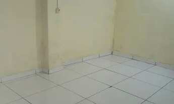 Imagem 2: Kitnet no centro, com cama/roupeiro, livre de energia, agua e internet $ 770,00