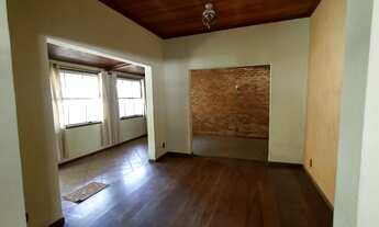 Imagem 6: Casa para venda com terreno de 3 mil metros aproveitável - Vila Militar - Petrópolis - RJ