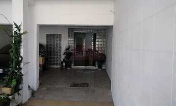 Imagem: TRÊS SUÍTES E DUAS SALAS