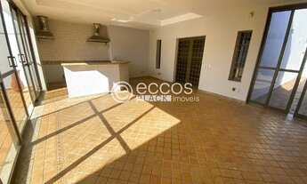 Imagem 4: Casa para aluguel, 4 quartos, 3 suítes, 3 vagas, Osvaldo Rezende - Uberlândia/MG