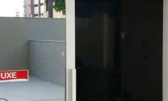 Imagem 6: Apartamento com vista para o mar em prédio moderno