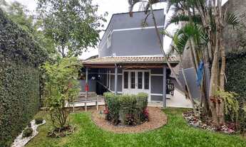 Imagem: Sobrado com lindo jardim - Analiso permutas