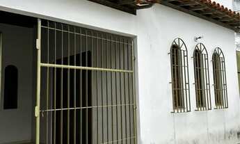 Imagem 2: VENDE-SE EXCELENTE CASA RESIDENCIAL - OPORTUNIDADE IMPERDÍVEL!