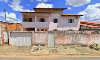 Imagem: UNAÍ/MG Casa com 4 quartos no bairro Bela