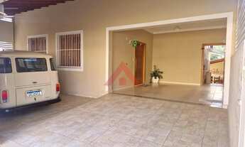 Imagem 3: Casa Completa à Venda no Bairro Vila Nova