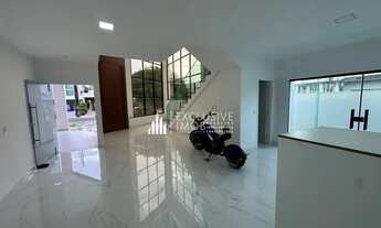 Imagem 3: MONTENEGRO BOULEVARD CASA DE 4 SUÍTES, 450 METROS QUADRADOS É 5 BANHEIROS