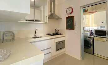 Imagem 2: Lindo apto de 3 suítes na 2a QUADRA MAR na Meia Praia - Itapema - SC