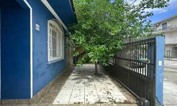 Imagem 2: Casa com 120m privativos ampla com 3 quartos, uma suíte e pátio no bairro Campeche em Flor