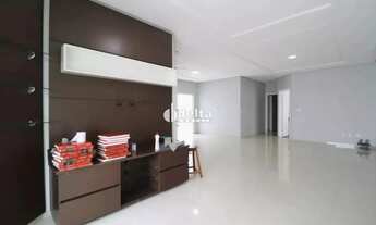 Imagem 6: Casa residencial com 5 suítes disponível para locação e venda no bairro Jardim Karaíba em