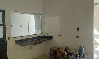 Imagem 5: Casa recém reformada com jardim