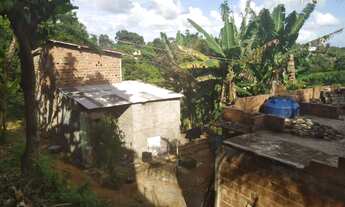 Imagem 5: Terreno medindo 36MT de comprimento por 14MT de largura com 2 casas de laje