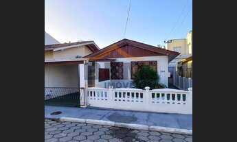 Imagem 3: Casa para Locação em Itajaí, São João, 3 dormitórios, 1 banheiro, 1 vaga