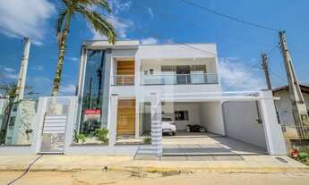 Imagem: BALNEáRIO CAMBORIú - Casa Padrão - Cedro