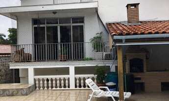 Imagem: Casa com quatro dormitórios, sendo quatro