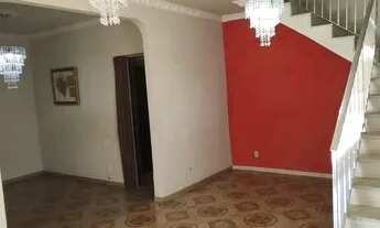 Imagem 3: Centro de Nilópolis com 5 quartos, suíte, terraço e vagas de garagem