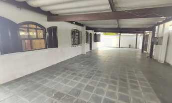 Imagem 4: Casa para aluguel possui 240 metros quadrados com 4 quartos