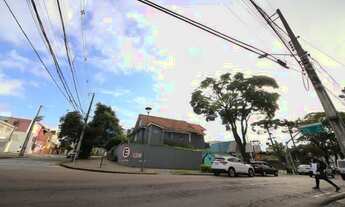 Imagem 2: CASA com 3 dormitórios à venda com 300m² por R$ 1.999.000,00 no bairro Bom Retiro - CURITI