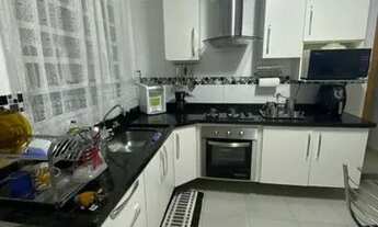 Imagem 6: Sobrado para aluguel e venda possui 220 metros quadrados com 4 quartos