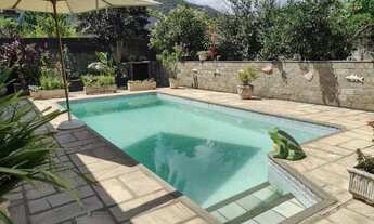 Imagem 2: Bela casa, 3 quartos, Piscina, área gourmet, 50m da rodovia, São José do Imbassaí Maricá