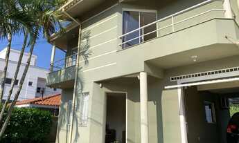 Imagem: Casa com 3 quartos e piscina em Biguaçu/SC