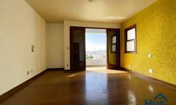 Imagem 6: Maravilhosa Casa Estilo Colonial com 5 Quartos, Suíte, Hidromassagem e 4 Vagas no Bairro D