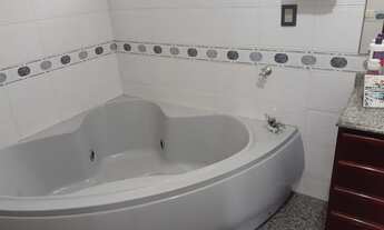 Imagem 3: Casa de condomínio para venda com 280 metros quadrados com 4 quartos em Mata Paca - Niteró