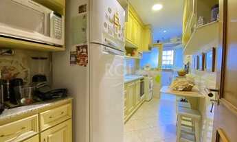 Imagem 5: APTO SEMI MOBILIADO NO CENTRO DE GRAMADO, com lareira , sacada , churrasqueira