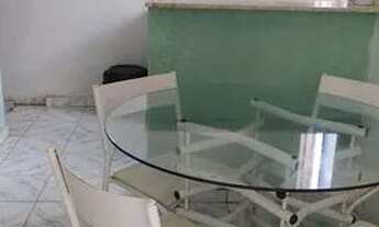 Imagem 2: Alugo 2 casas com 1/4 em sete se abril