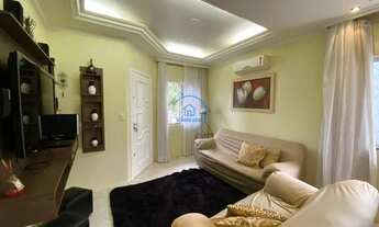 Imagem 2: Ampla Casa de dois pavimentos com 03 dormitórios e um amplo quintal próximo ao Lago da Ped