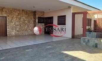 Imagem 7: Casa comercial para locação com 3 salas, 4 suítes piscina churrasqueira 4 vagas 214,65m² c