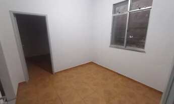 Imagem 3: Casa para locação em Ramos, situado na rua Gonzaga Duque 155 ( Frente