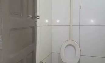 Imagem 4: Kitnet no centro, com cama/roupeiro, livre de energia, agua e internet $ 770,00