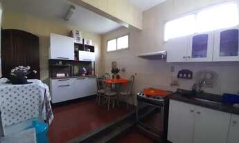 Imagem 7: Baixou em Bangu! Ideal para duas famílias 5 quartos, 2 casas ótima localização