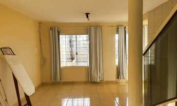 Imagem 6: Sobrado para Venda em São José dos Pinhais, Ipê, 3 dormitórios, 2 banheiros, 2 vagas