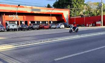 Imagem 4: Vendo Mali Turu em frente a selfit