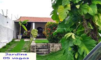 Imagem 3: Casa para aluguel e venda tem 199 metros quadrados com 6 quartos